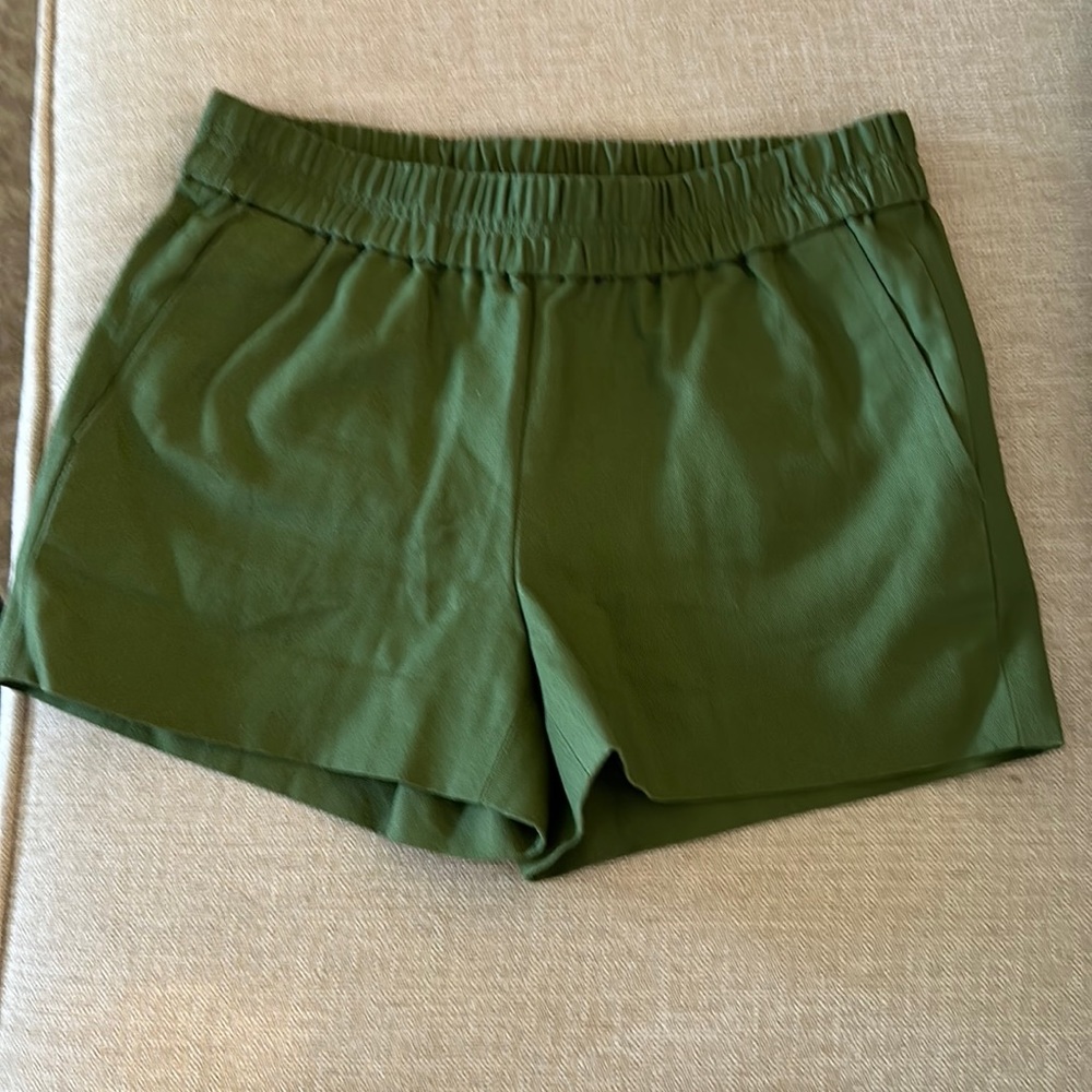 NWOT * J Crew scrunch waist green Shorts